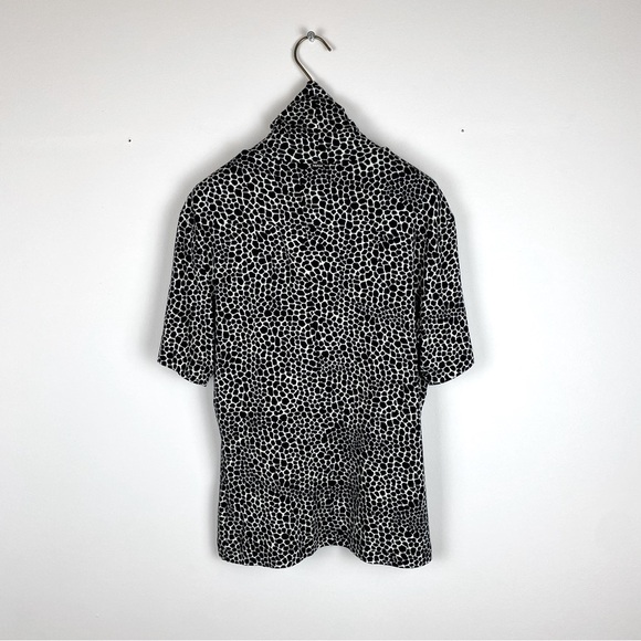 St. John Sport Animal Print Turtleneck Short Sleeve Shell - Picture 3 of 7